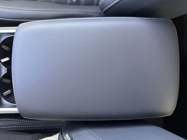 2024 Mitsubishi Outlander photo 38