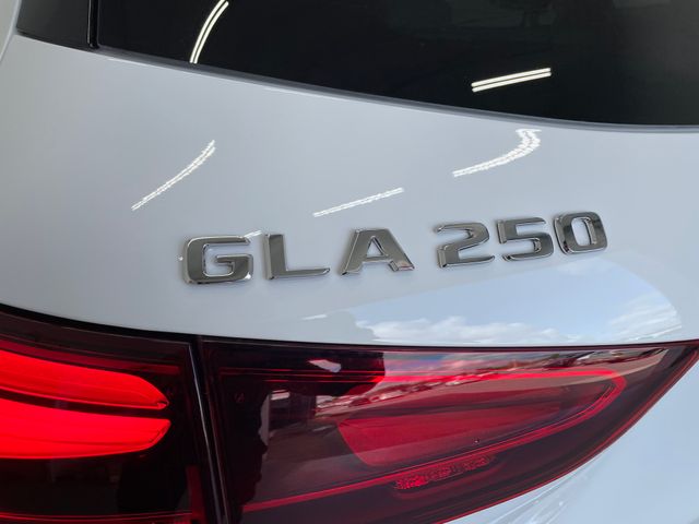 2026 Mercedes Benz GLA 250 photo 37