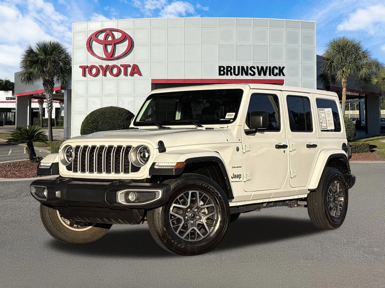 2024 Jeep Wrangler 4-Door Sahara's photo