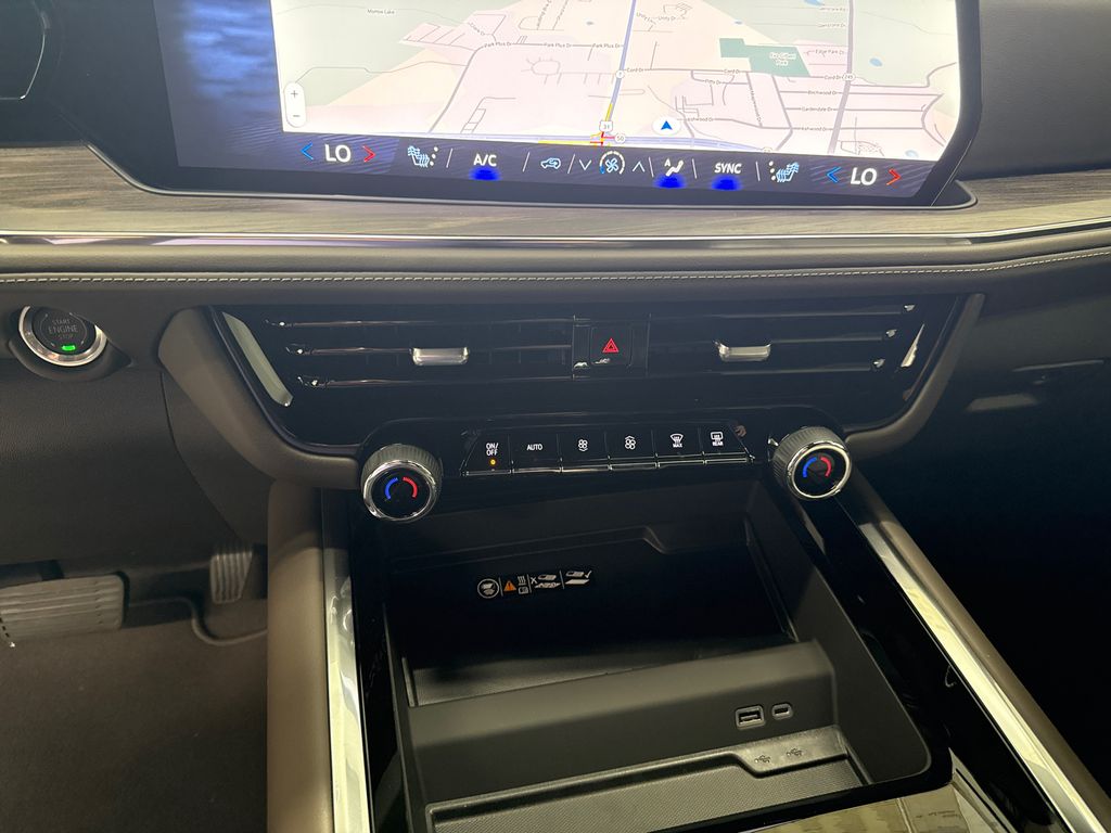 2025 Chevrolet Suburban LT photo 23