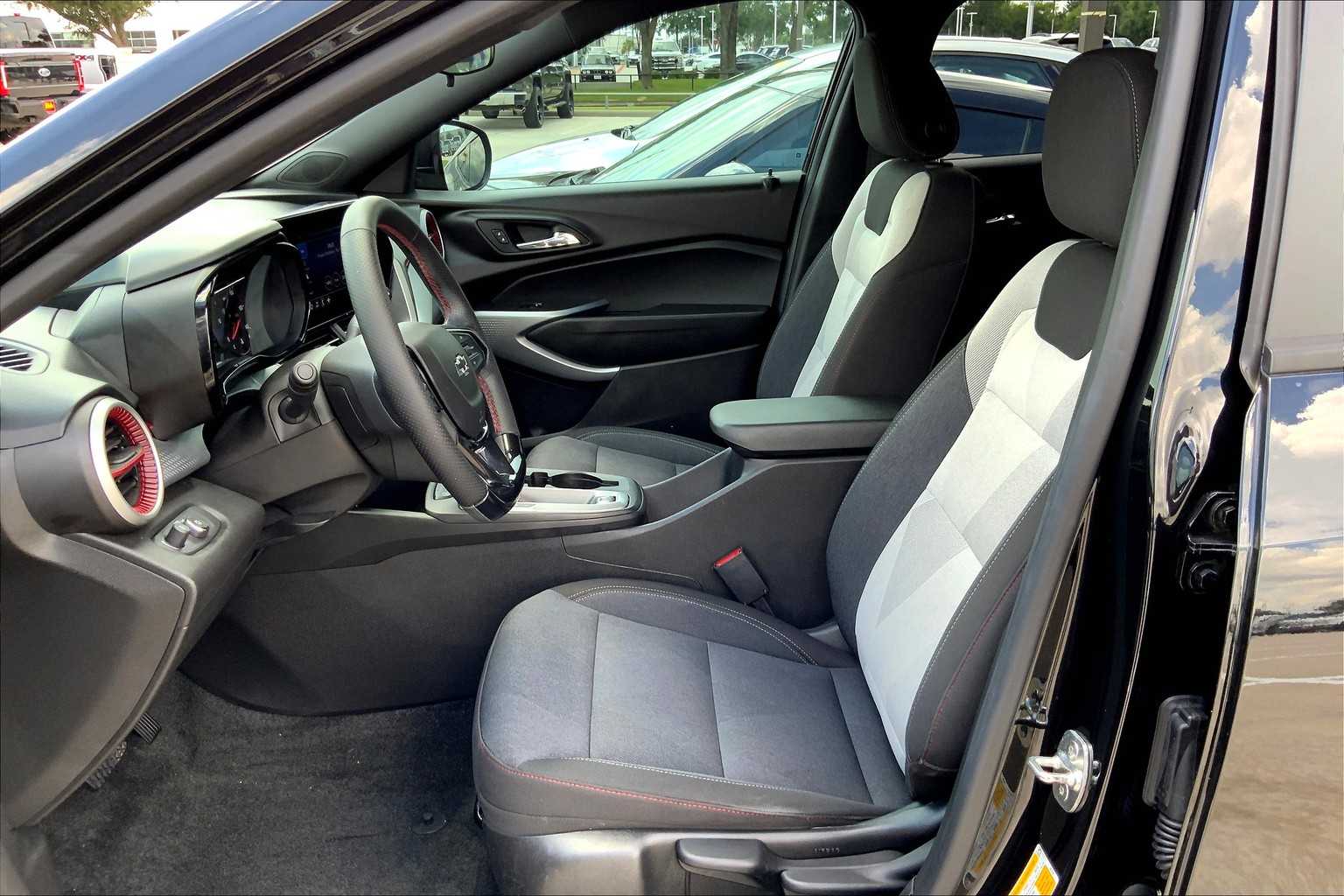 2024 Chevrolet Trax photo 6