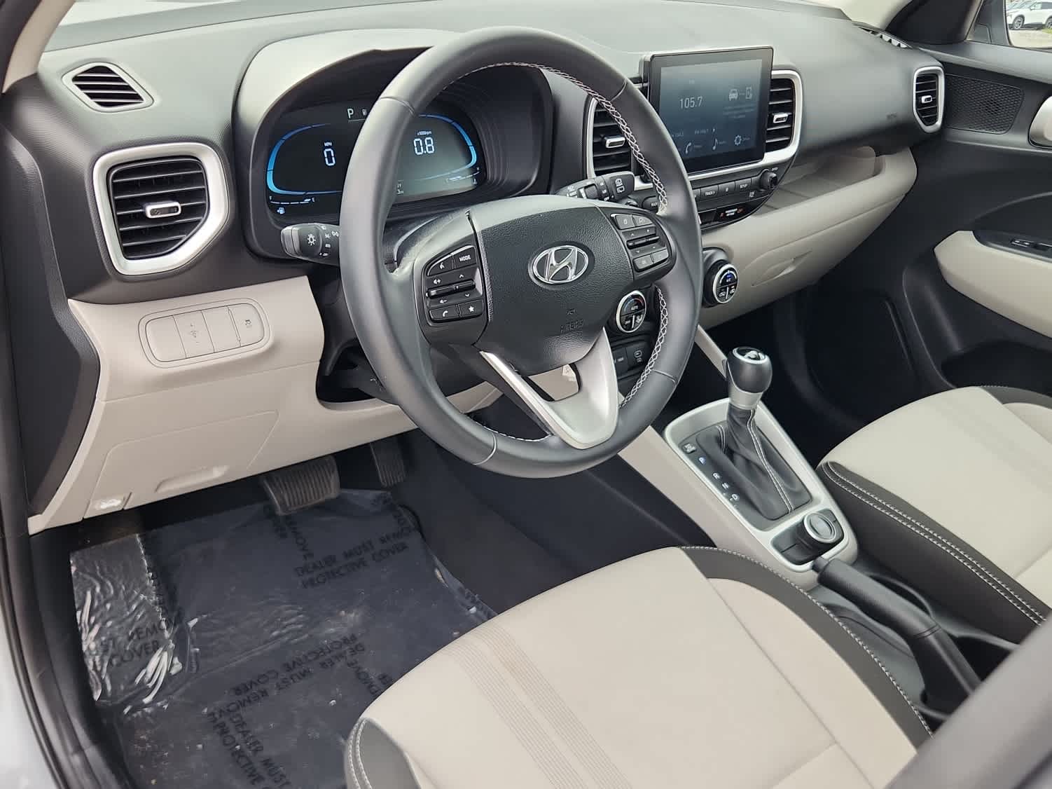2023 Hyundai Venue SEL photo 10
