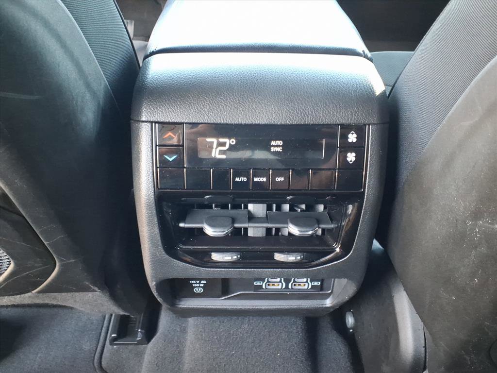 2024 Jeep Grand Cherokee Altitude photo 7