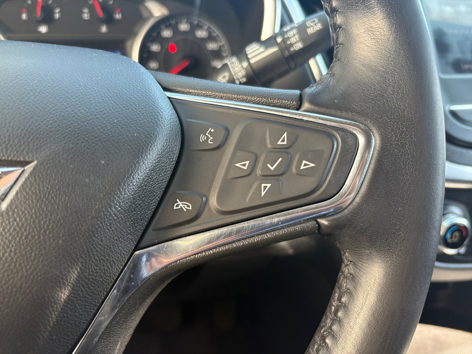 2021 Chevrolet Equinox LT photo 11