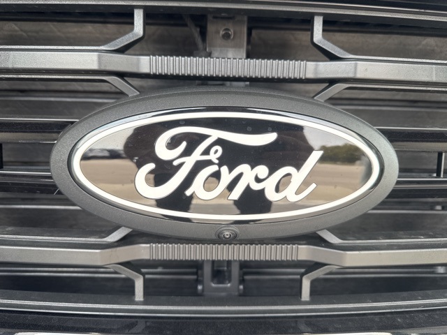 2025 Ford F-150 XLT photo 2