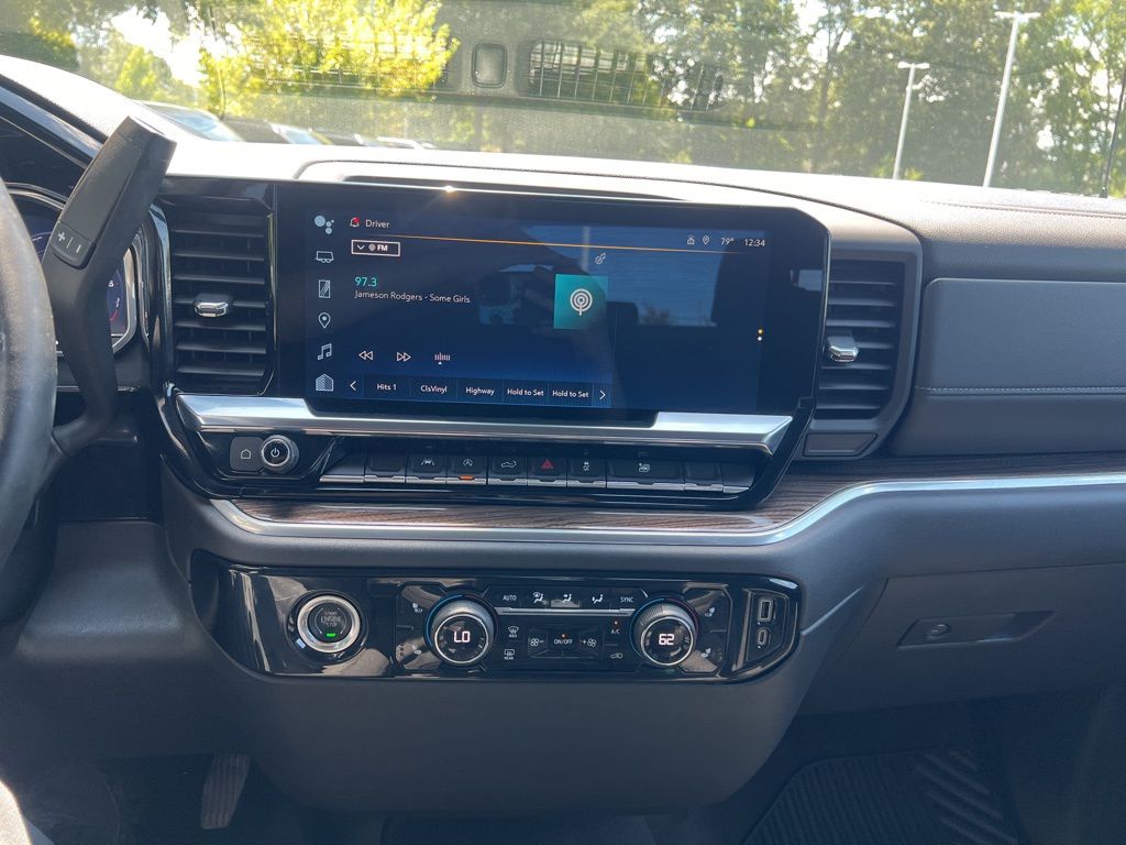 2023 Chevrolet Silverado 1500 LT photo 12