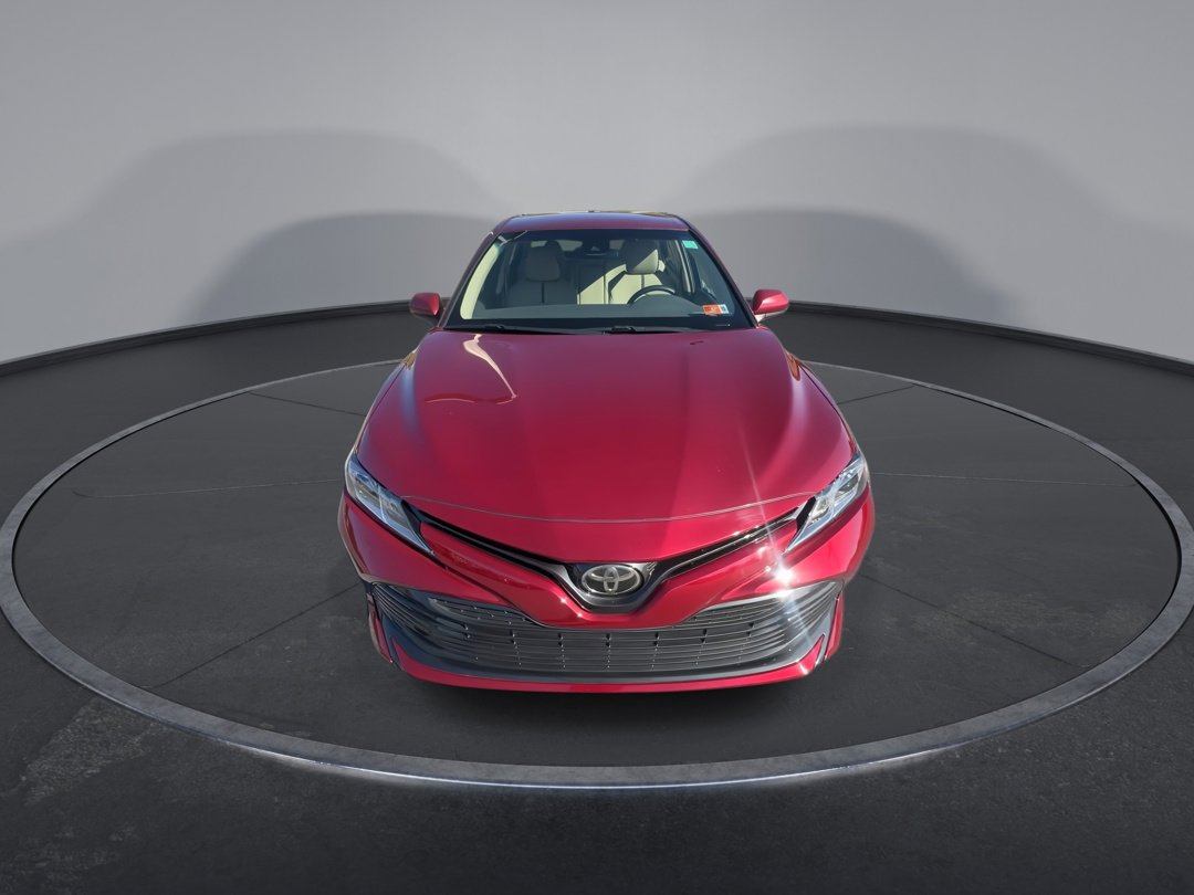 2018 Toyota Camry LE photo 3