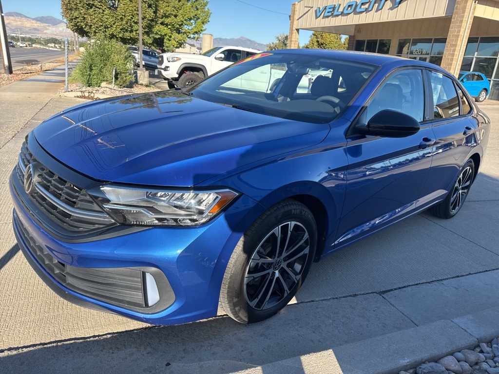 2023 Volkswagen Jetta 1.5T Sport photo 3
