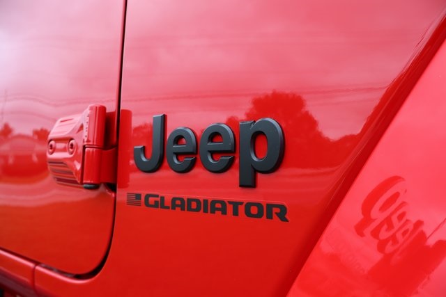 2025 Jeep Gladiator Sport photo 2