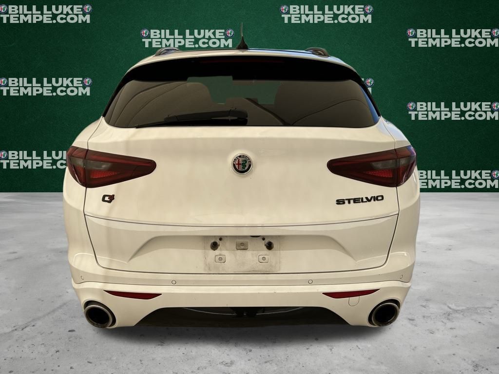 2021 Alfa Romeo Stelvio Ti photo 3
