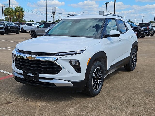 2026 Chevrolet Trailblazer LT photo 2