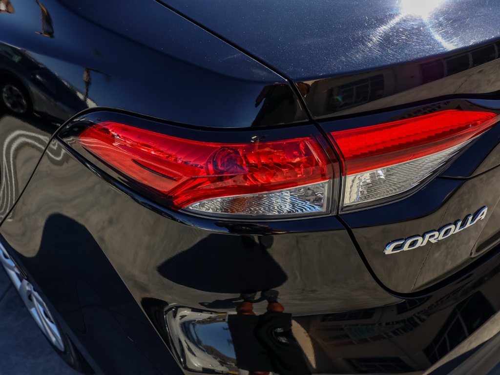 2024 Toyota Corolla LE photo 3