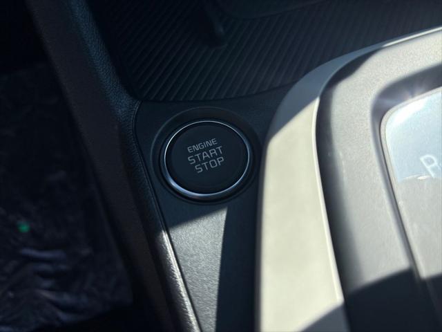 2025 Kia K4 GT-Line photo 7