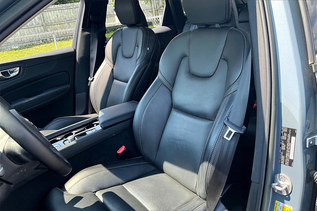 2023 Volvo XC60 B5 Ultimate photo 20