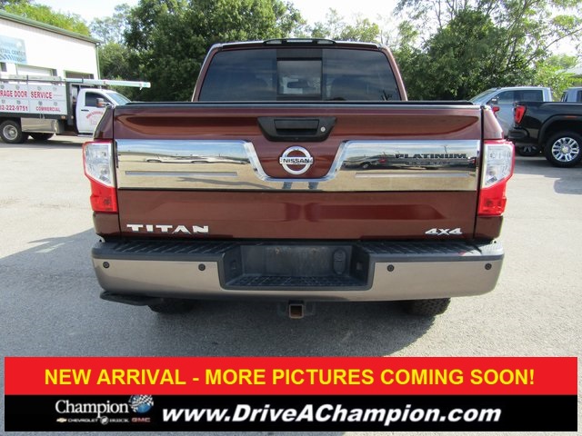 2017 Nissan Titan Platinum Reserve photo 3