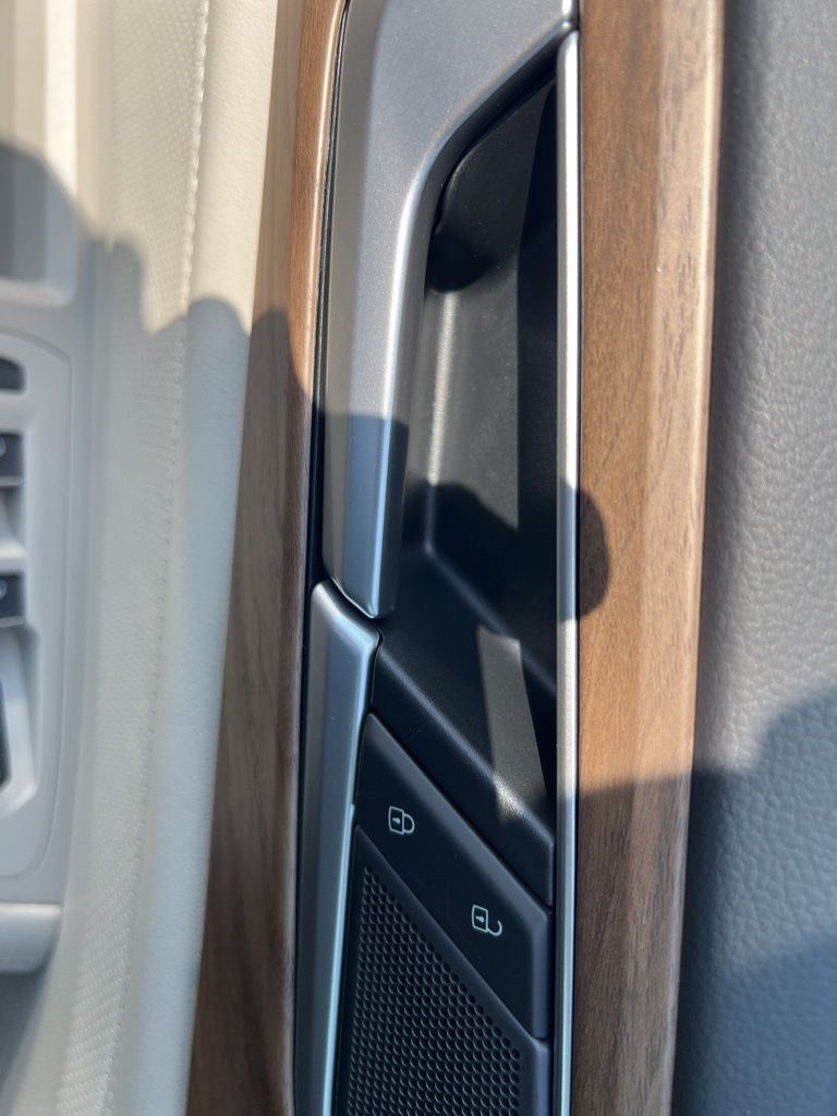 2026 Volkswagen Atlas SE Technology photo 17