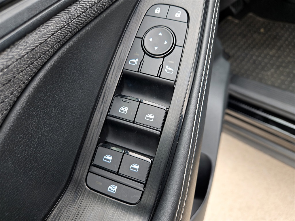 2021 Nissan Rogue SV photo 31