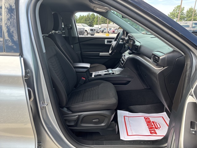 2021 Ford Explorer XLT photo 17