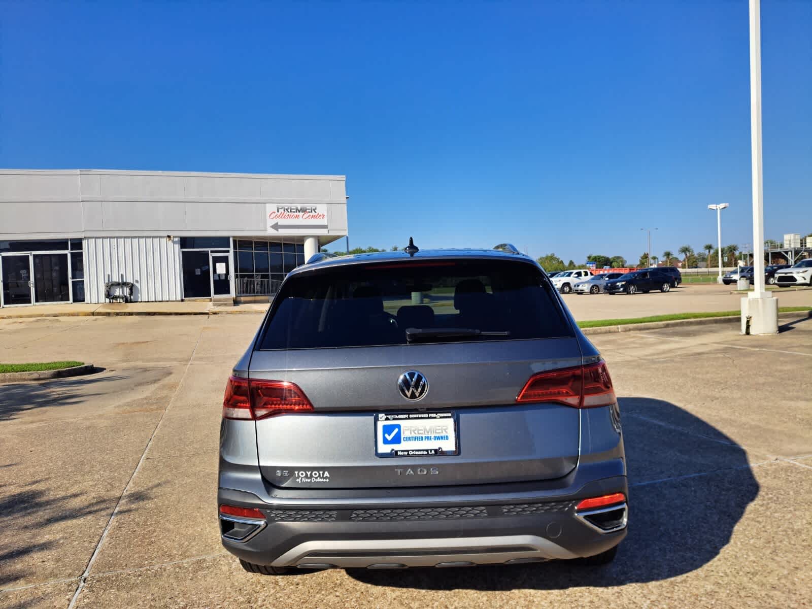 2024 Volkswagen Taos SE photo 4