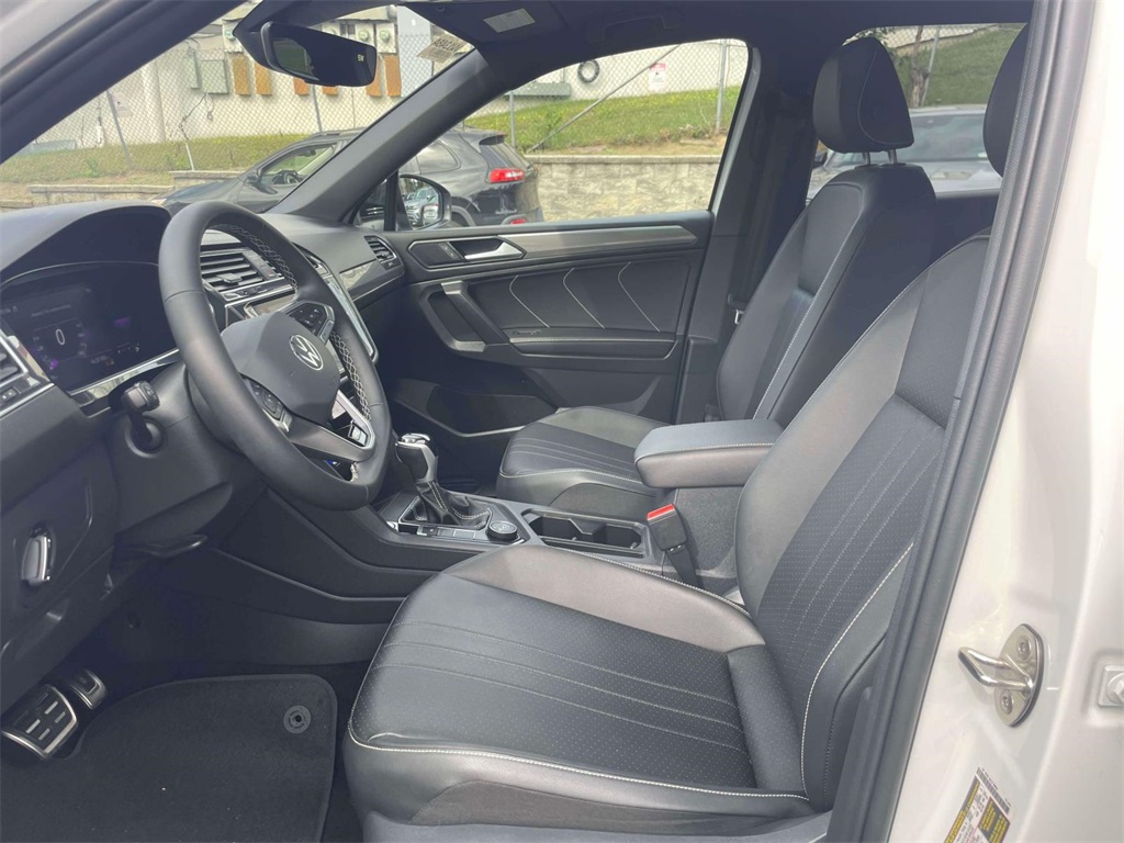 2022 Volkswagen Tiguan SE R-Line Black photo 13