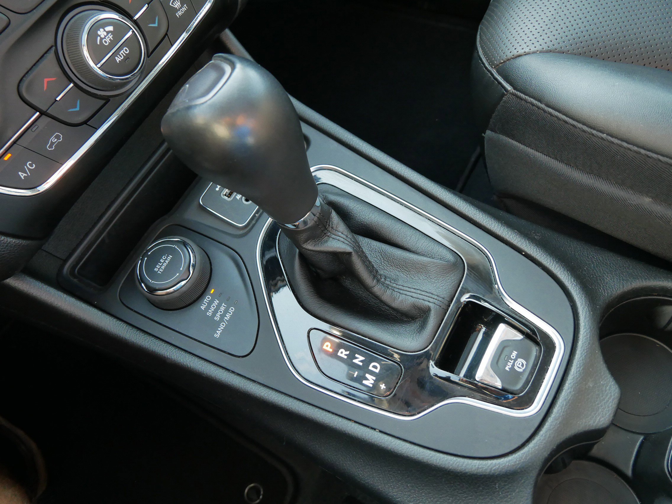 2022 Jeep Cherokee Limited photo 24