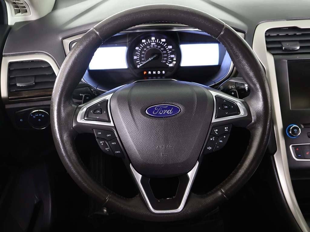 2016 Ford Fusion SE photo 36