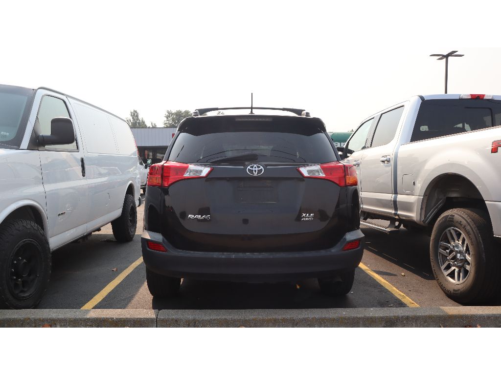 2014 Toyota RAV4 XLE photo 5
