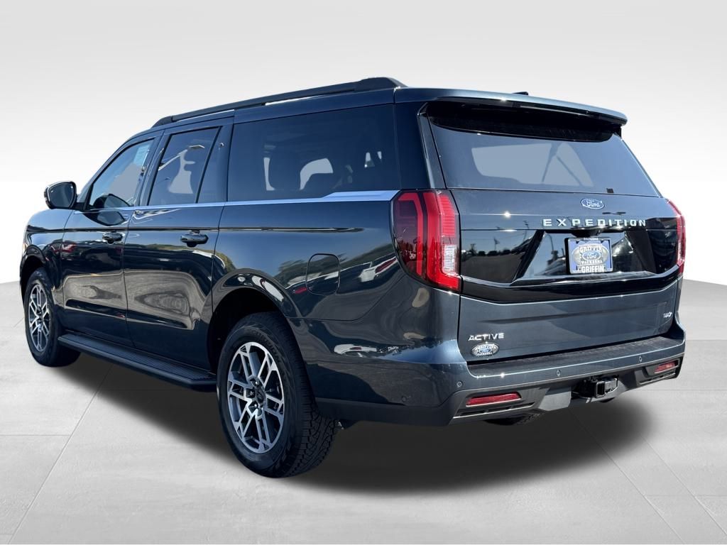 2025 Ford Expedition MAX photo 3