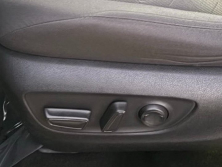 2021 Toyota RAV4 XLE photo 23