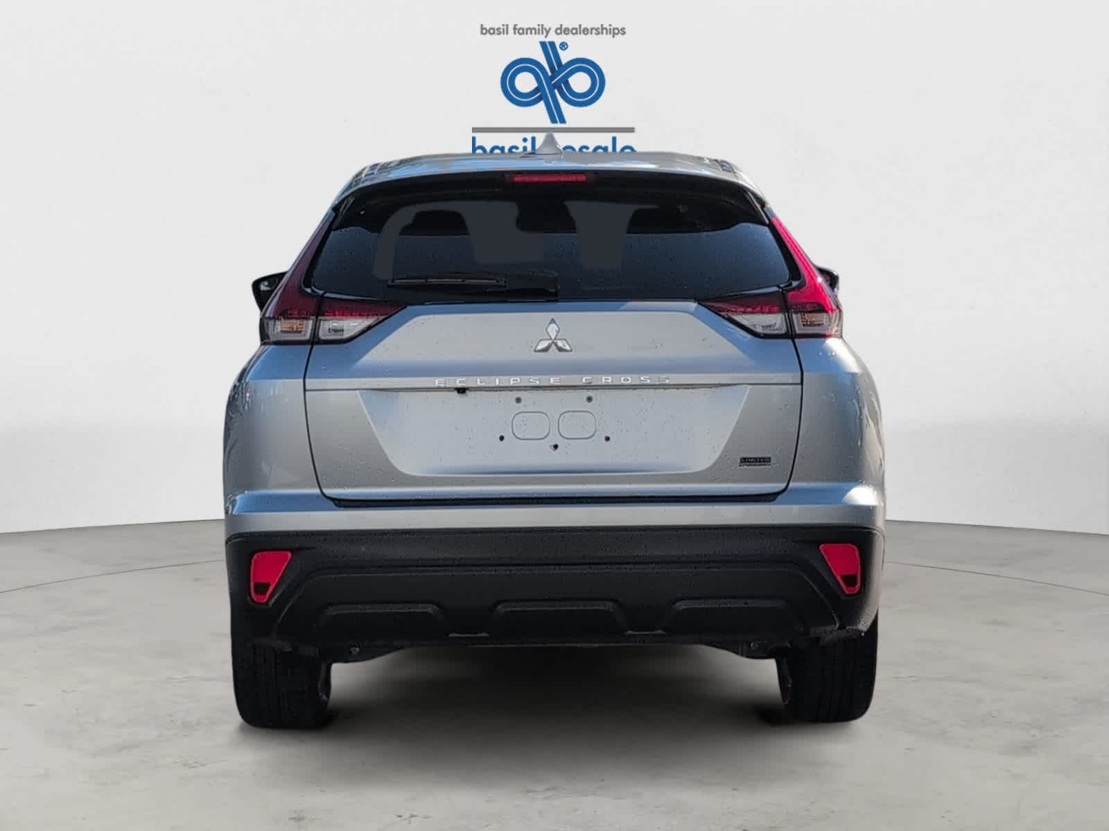2024 Mitsubishi Eclipse Cross LE photo 3
