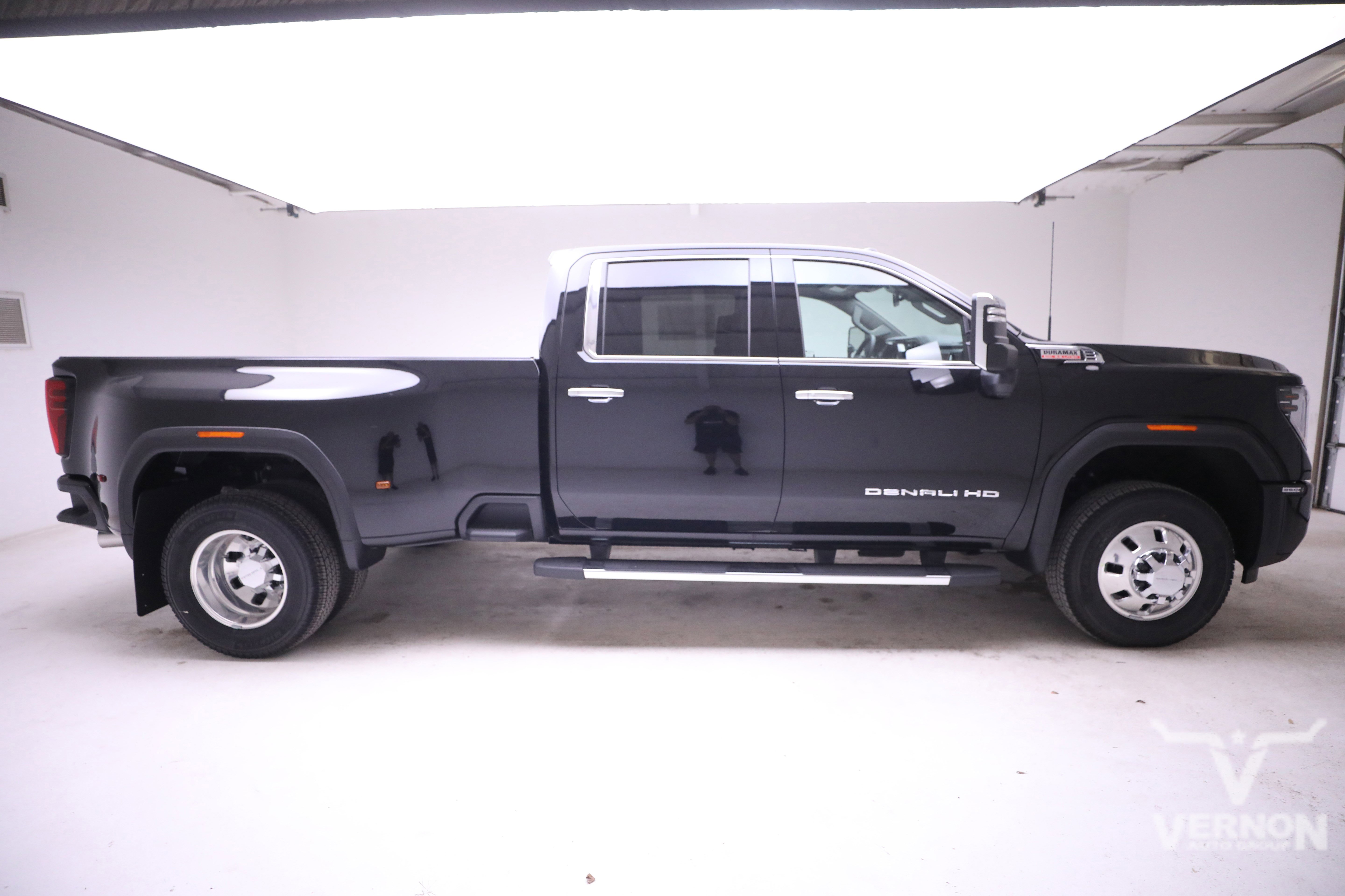 2026 Gmc Sierra 3500 HD Denali photo 2