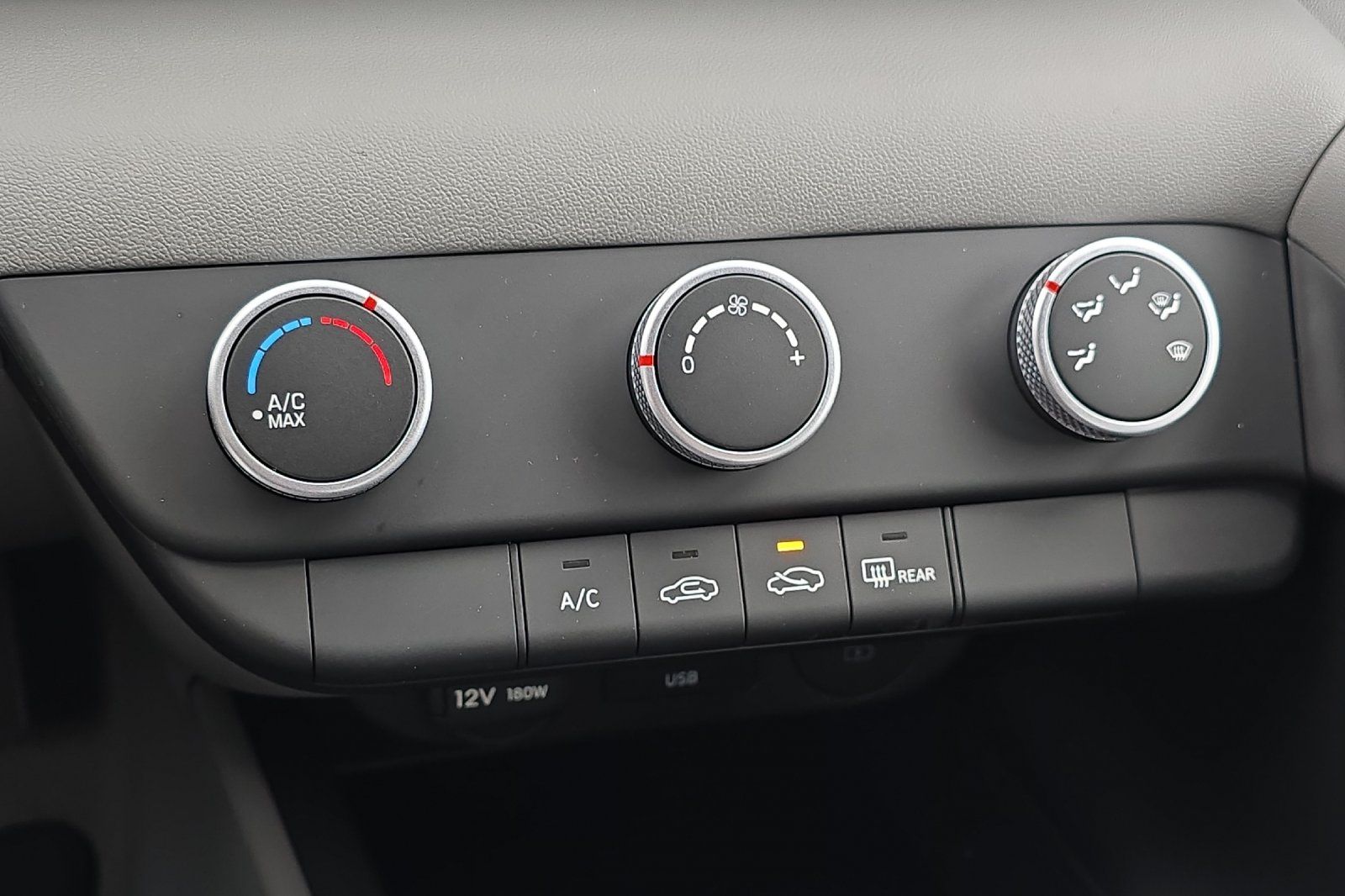 2025 Hyundai Elantra SE photo 18