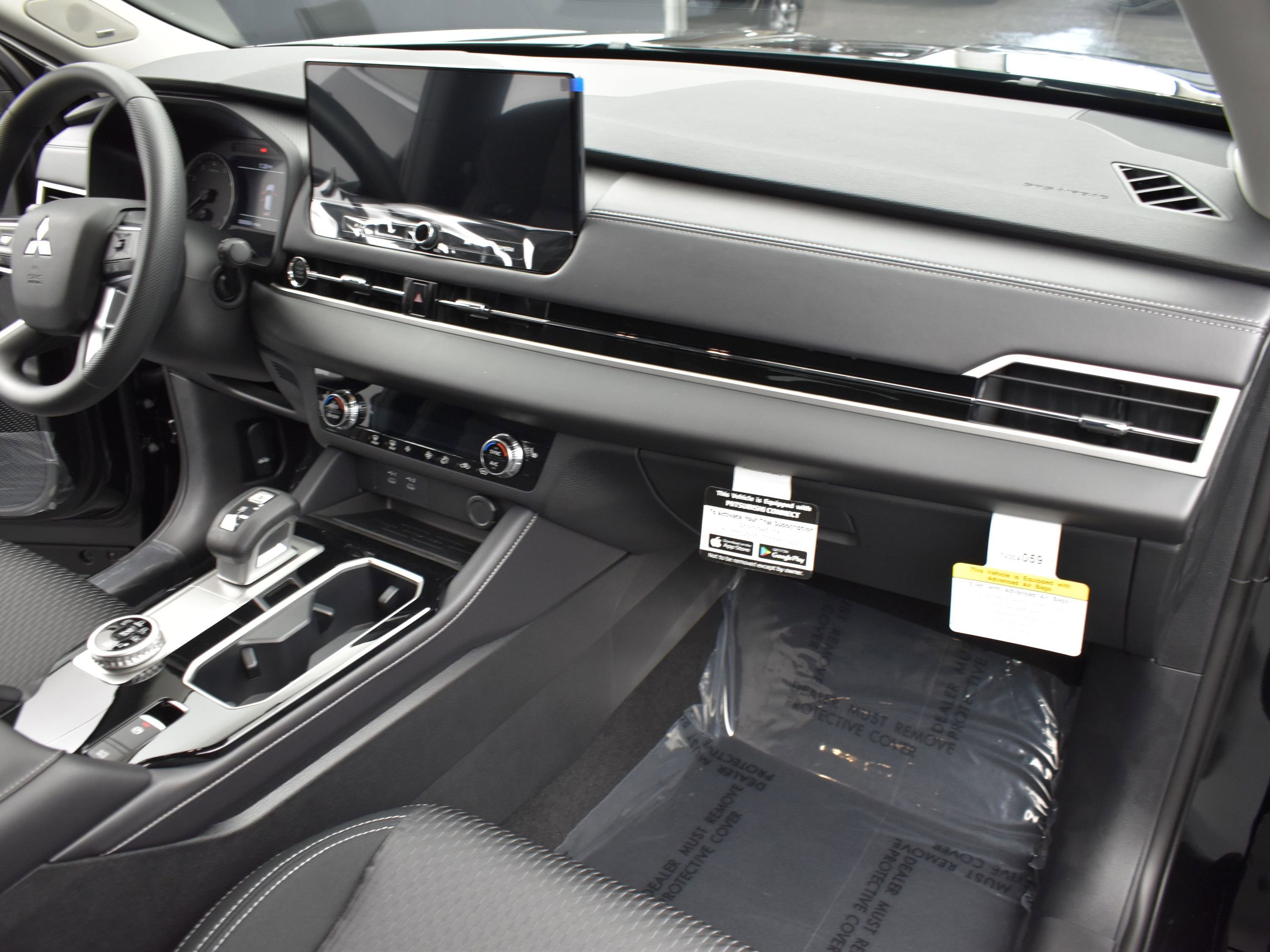 2025 Mitsubishi Outlander ES photo 5
