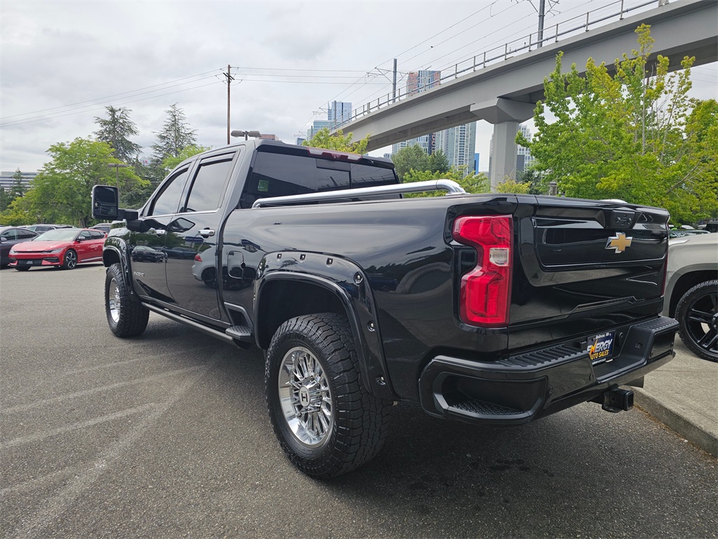 2022 Chevrolet Silverado 2500HD High Country photo 2