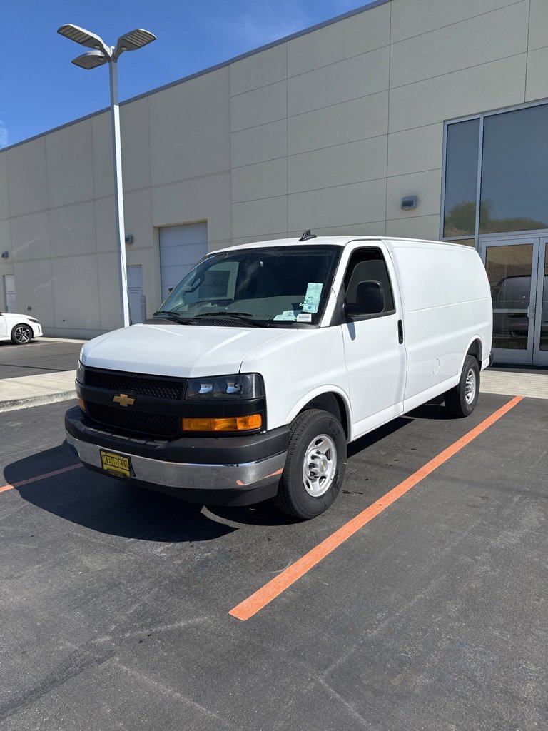 2025 Chevrolet Express Cargo Van 2500 photo 3
