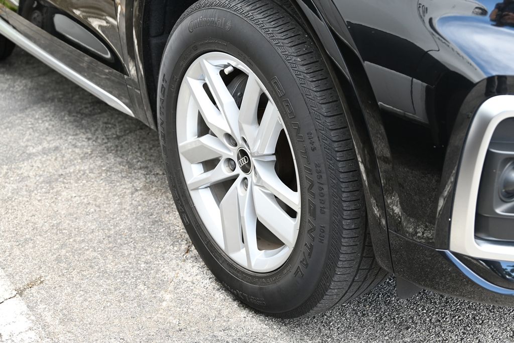 2023 Audi Q5 45 S line Premium photo 5