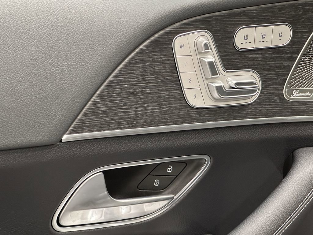 2026 Mercedes Benz GLS 450 4MATIC photo 12