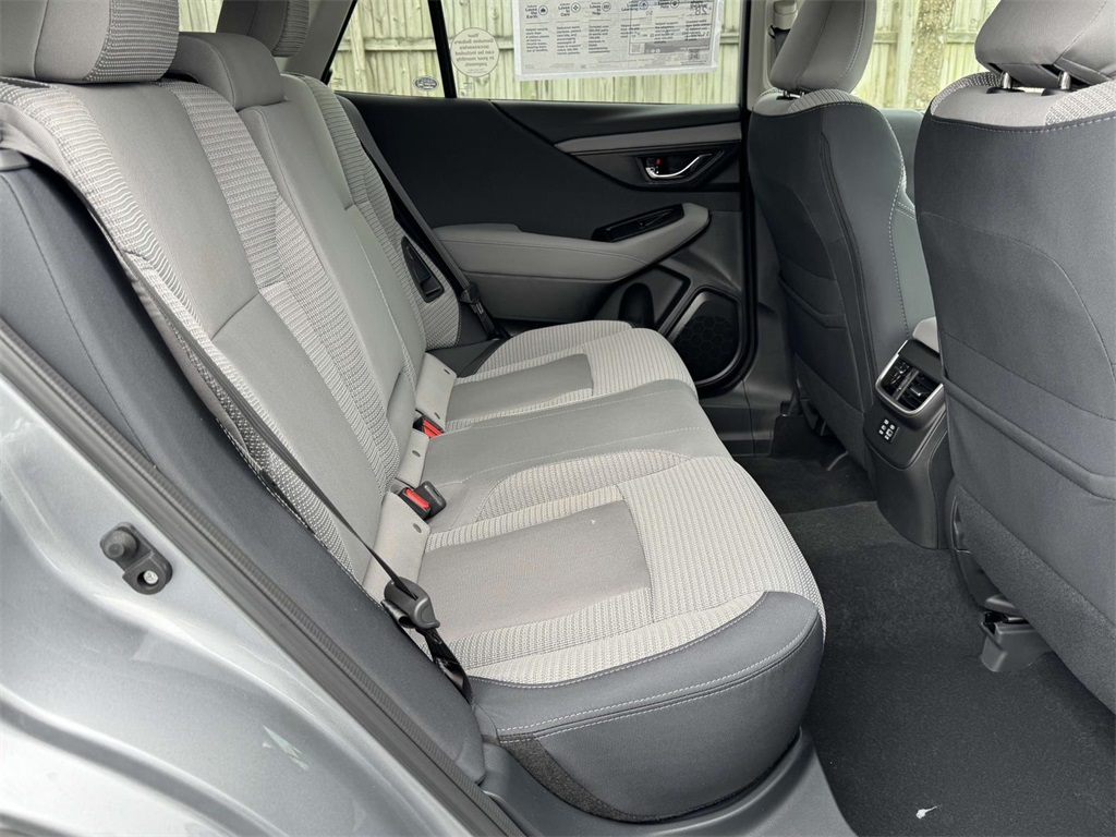 2025 Subaru Outback Premium photo 9