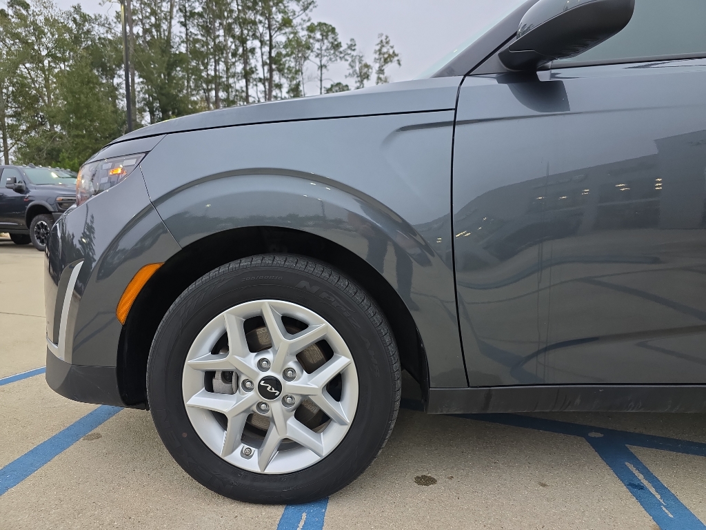 2024 Kia Soul LX photo 4