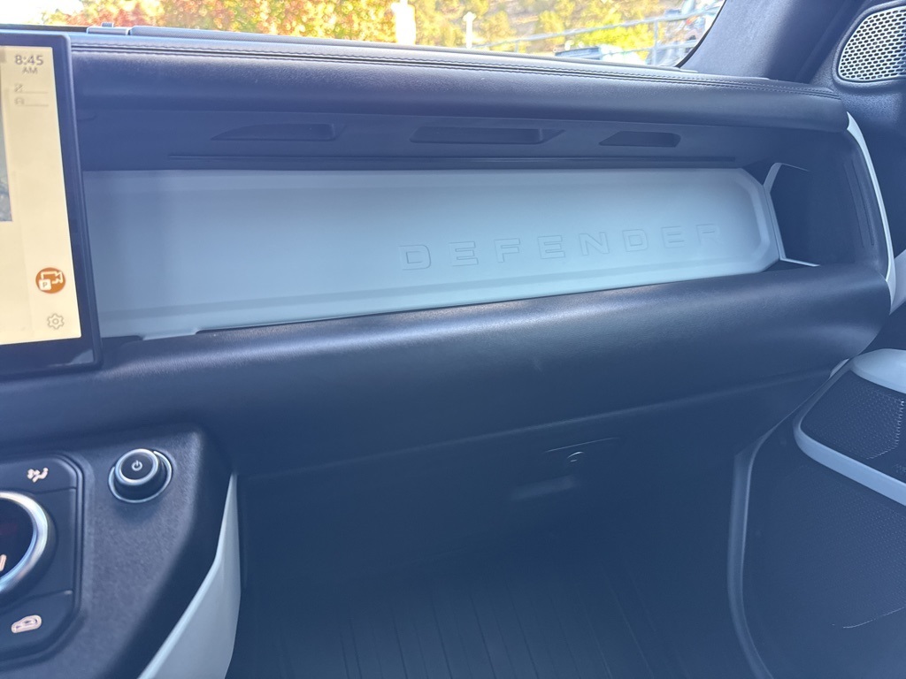 2022 Land Rover Defender 110 X-Dynamic HSE photo 34