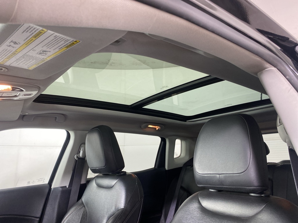 2019 Jeep Compass Latitude photo 27