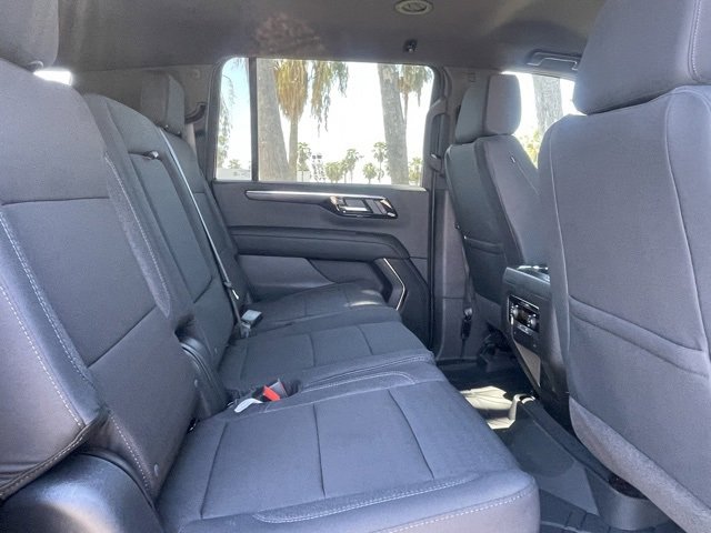 2025 Chevrolet Suburban LS photo 19