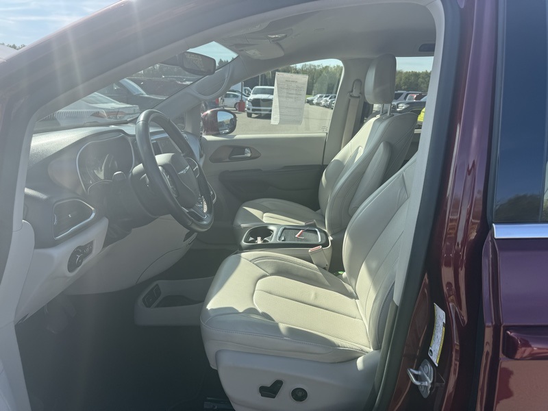 2018 Chrysler Pacifica Touring Plus photo 10