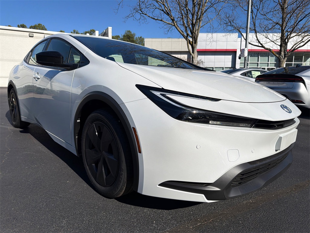 2026 Toyota Prius LE's photo