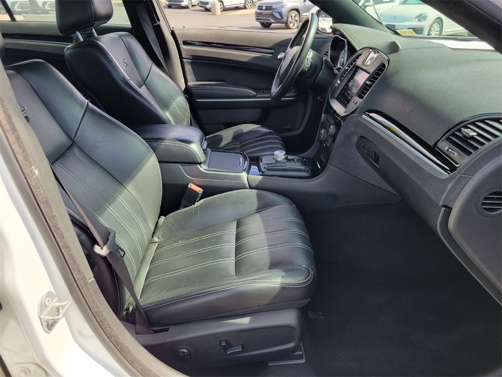 2021 Chrysler 300 S photo 15