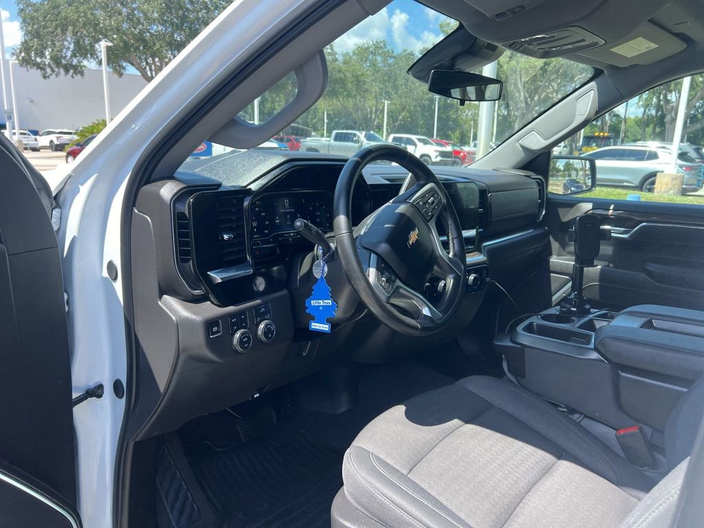 2024 Chevrolet Silverado 1500 LT Z71 photo 5