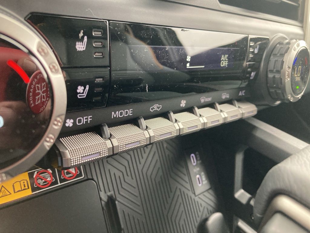 2025 Toyota Tacoma photo 21
