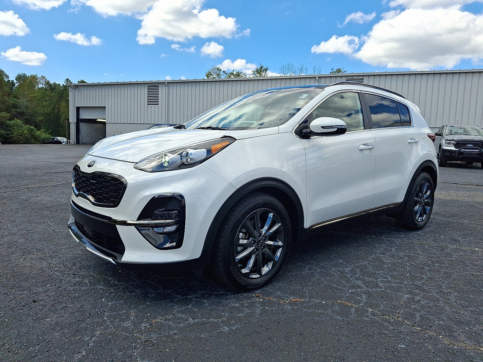 2020 Kia Sportage S photo 2