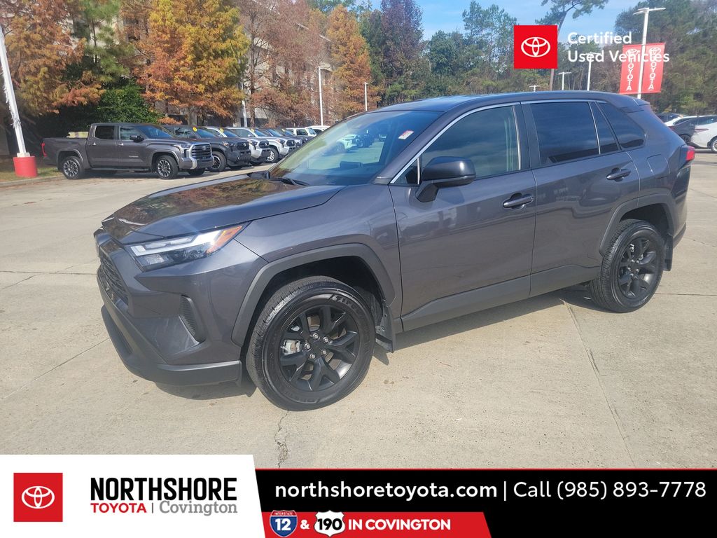 2024 Toyota RAV4 LE's photo