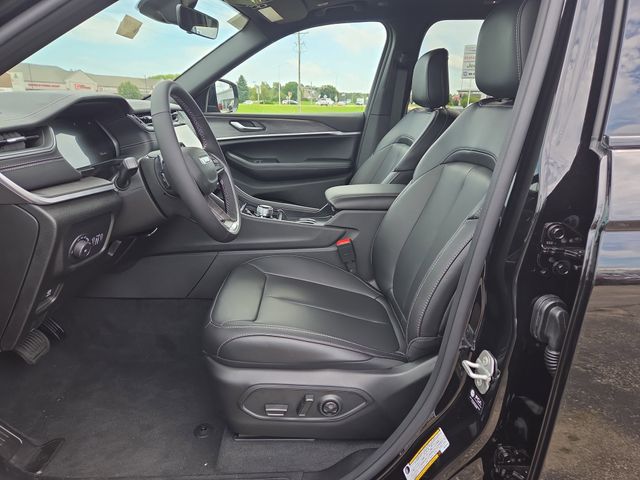 2025 Jeep Grand Cherokee Limited photo 4